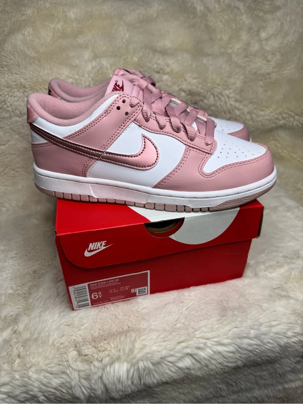 New in box- Nike Dunk Low size 6.5Y